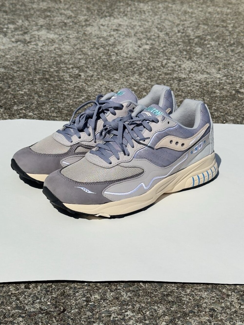 SAUCONY 3D Grid Hurricane Sneaker Men's Size 11.5 Grey/Cream